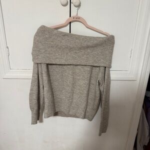 Beige hm sweater
